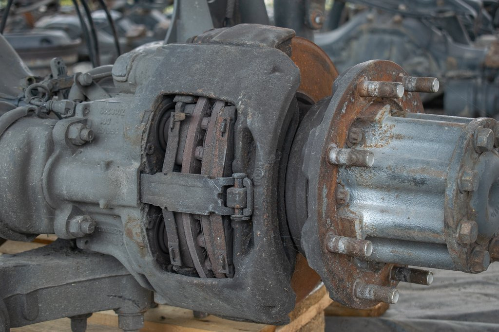 MERCEDES-BENZ ATEGO 8HOLE - PASSENGER - Brake caliper for Truck: picture 1 MERCEDES-BENZ ATEGO 8HOLE - PASSENGER - Brake caliper for Truck: picture 1