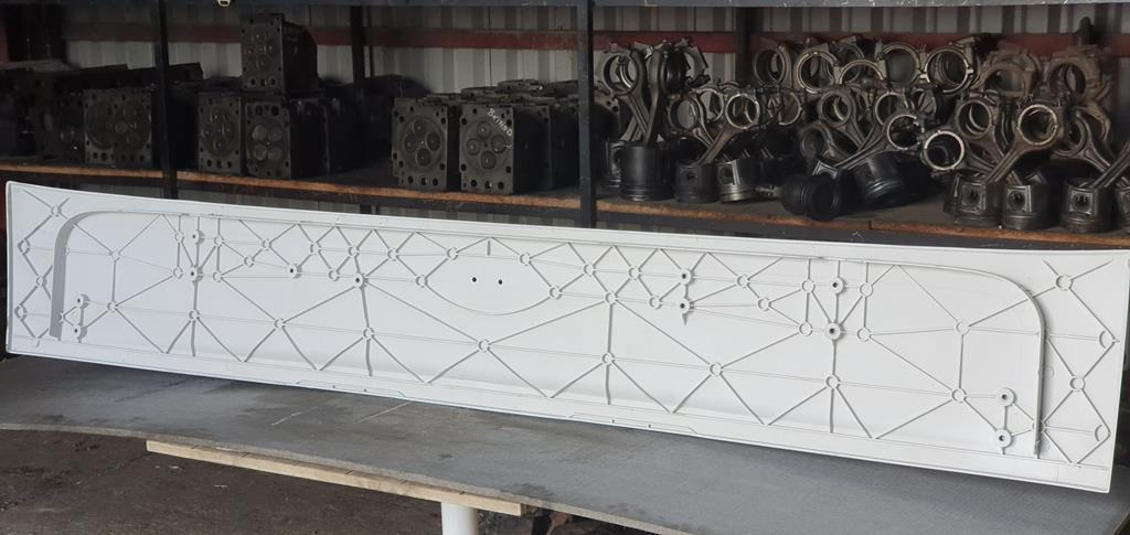 MERCEDES-BENZ ATEGO HOOD TOP PLASTIC - Hood for Truck: picture 2 MERCEDES-BENZ ATEGO HOOD TOP PLASTIC - Hood for Truck: picture 2