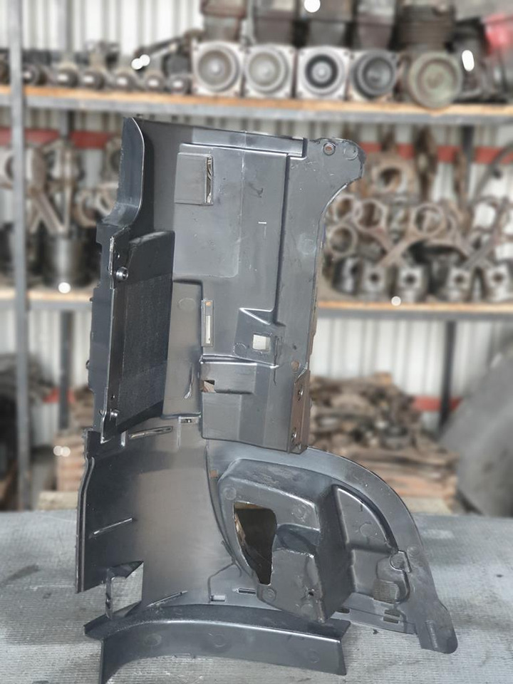 MERCEDES-BENZ ATEGO II - DRIVER - Bumper corner for Truck: picture 2 MERCEDES-BENZ ATEGO II - DRIVER - Bumper corner for Truck: picture 2