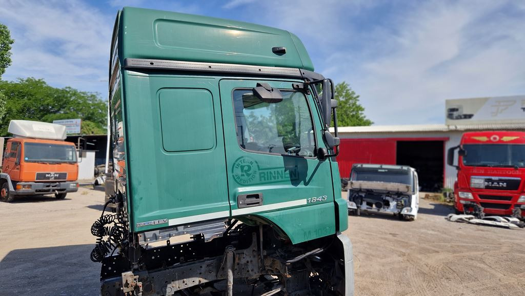 MERCEDES-BENZ AXOR 1843 - Cab for Truck: picture 4 MERCEDES-BENZ AXOR 1843 - Cab for Truck: picture 4