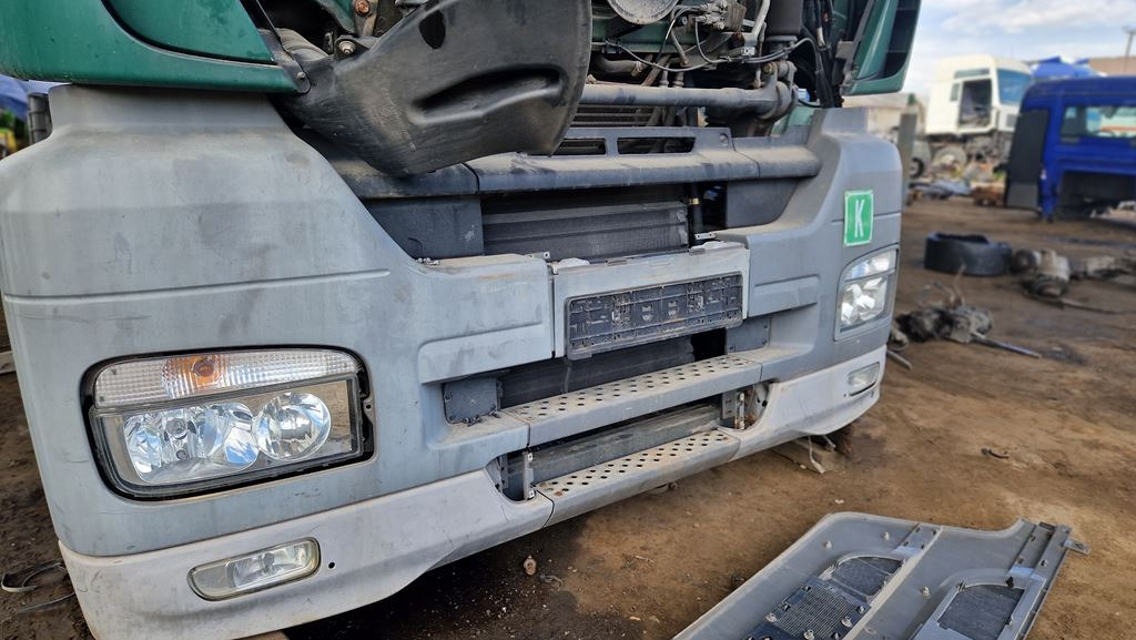 MERCEDES-BENZ AXOR - Bumper for Truck: picture 3 MERCEDES-BENZ AXOR - Bumper for Truck: picture 3