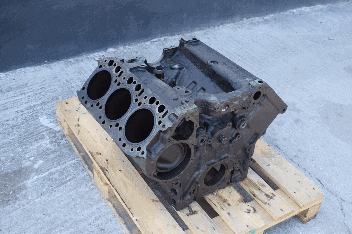 MERCEDES-BENZ OM 441 - Cylinder block for Truck: picture 1 MERCEDES-BENZ OM 441 - Cylinder block for Truck: picture 1