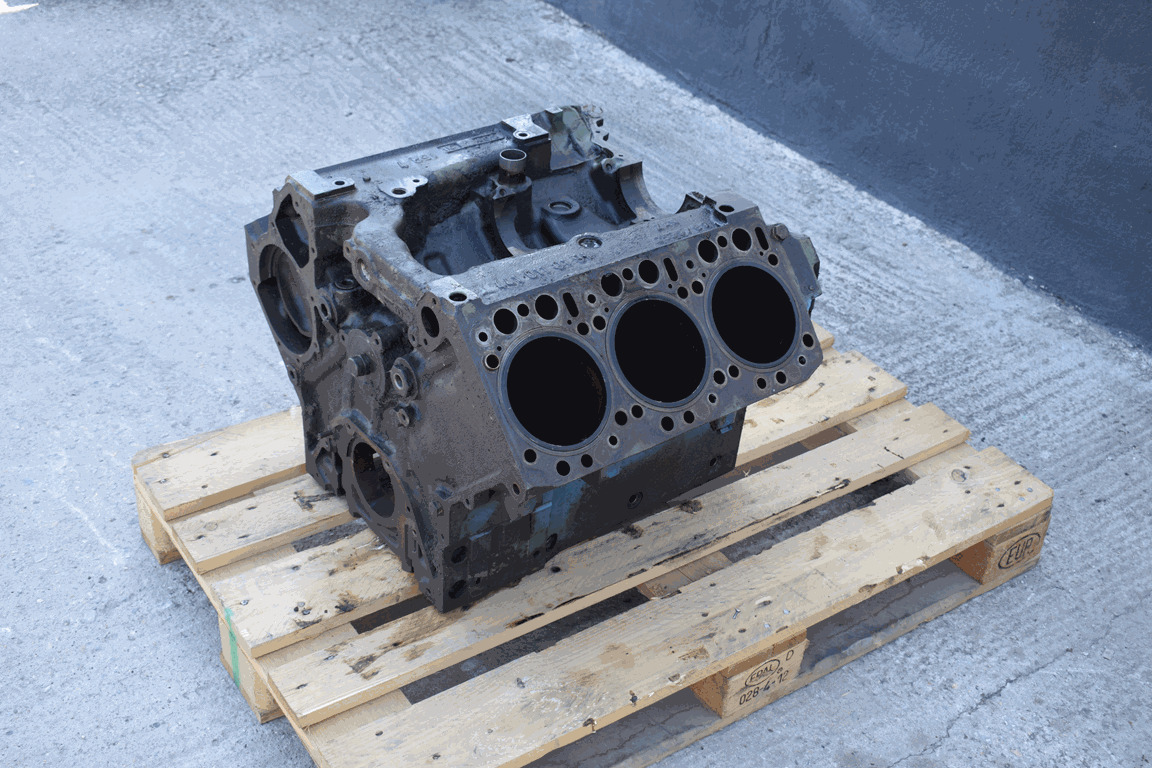 MERCEDES-BENZ OM 441 - Cylinder block for Truck: picture 2 MERCEDES-BENZ OM 441 - Cylinder block for Truck: picture 2