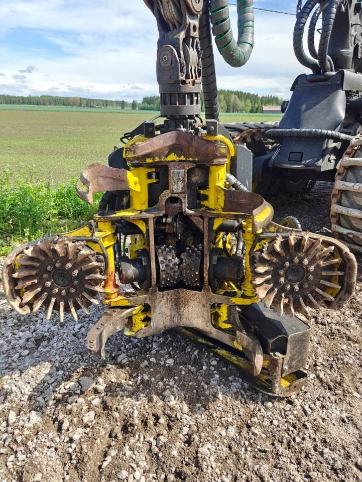 Forestry harvester John Deere 1270 G: picture 12
