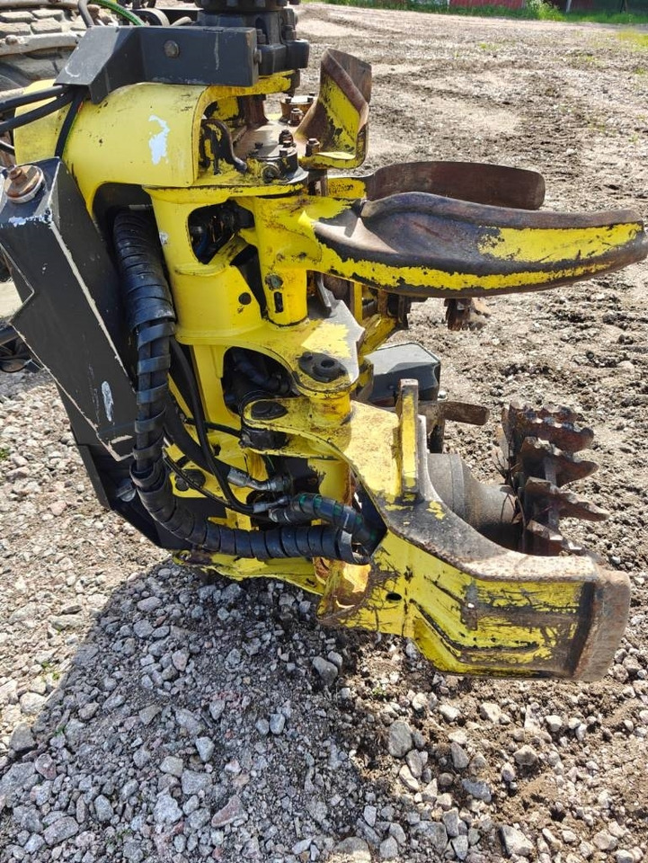Forestry harvester John Deere 1270 G: picture 11