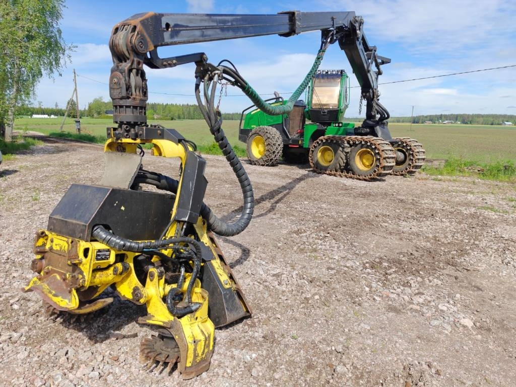 Forestry harvester John Deere 1270 G: picture 9