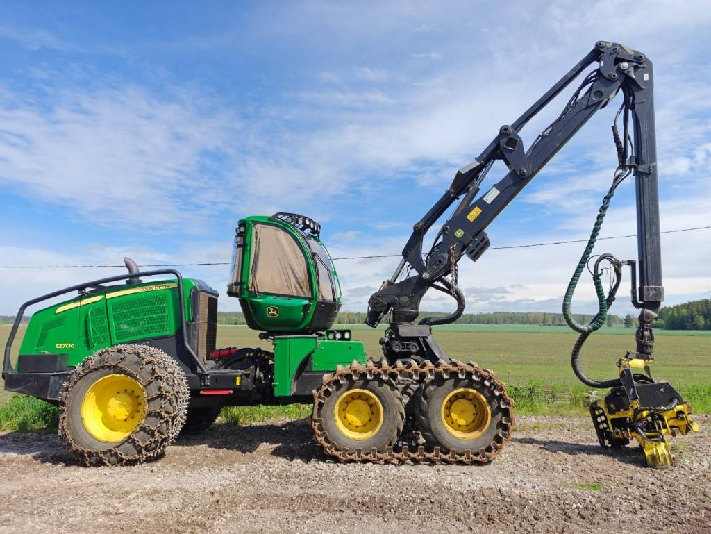 Forestry harvester John Deere 1270 G: picture 6