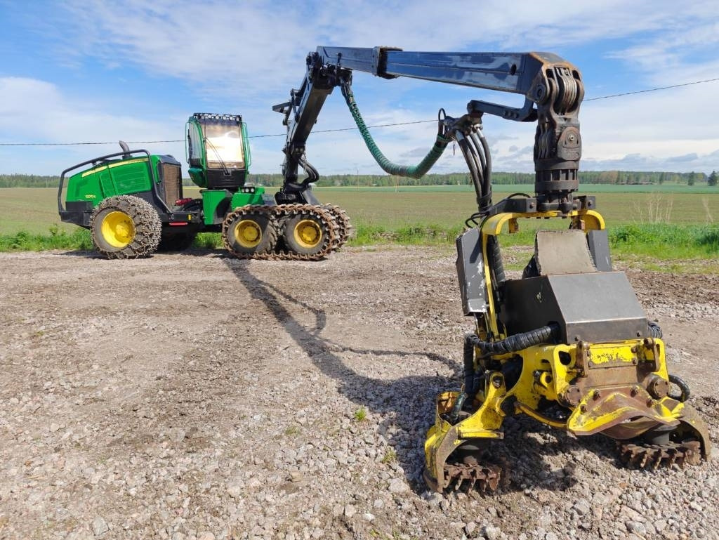 Forestry harvester John Deere 1270 G: picture 10