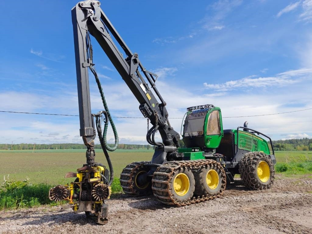 John Deere 1270 G - Forestry harvester: picture 1 John Deere 1270 G - Forestry harvester: picture 1