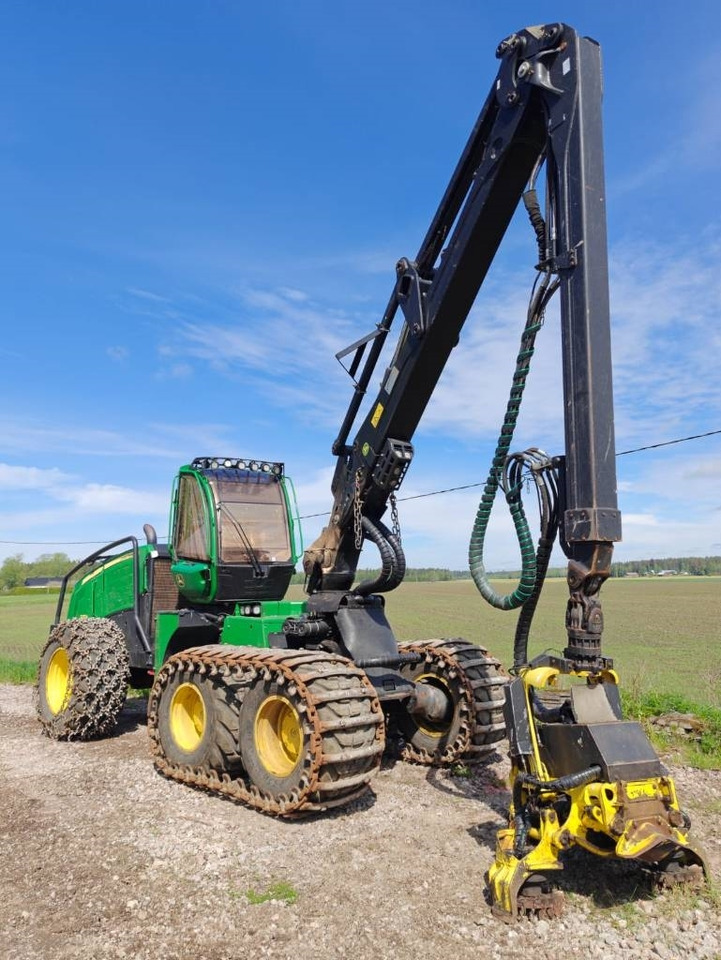 Forestry harvester John Deere 1270 G: picture 7