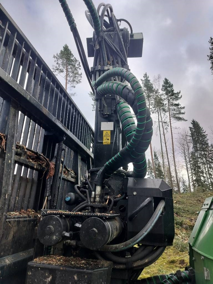 Forwarder John Deere 1510 E: picture 7