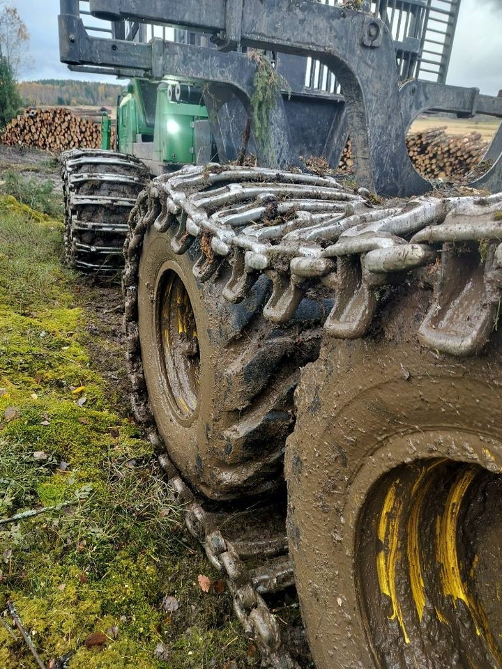 Forwarder John Deere 1510 E: picture 8