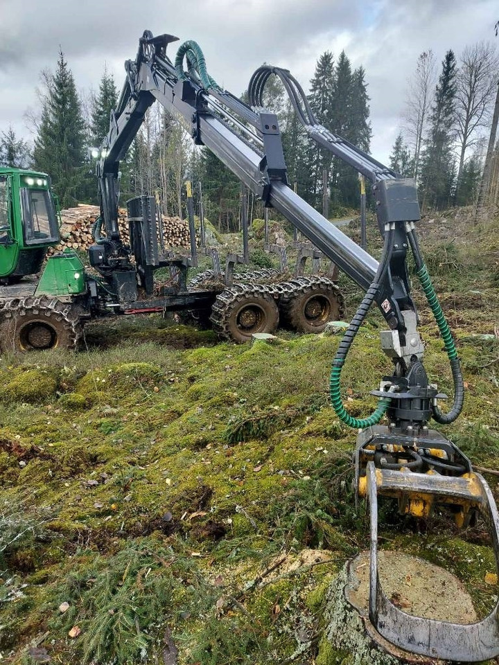 Forwarder John Deere 1510 E: picture 9