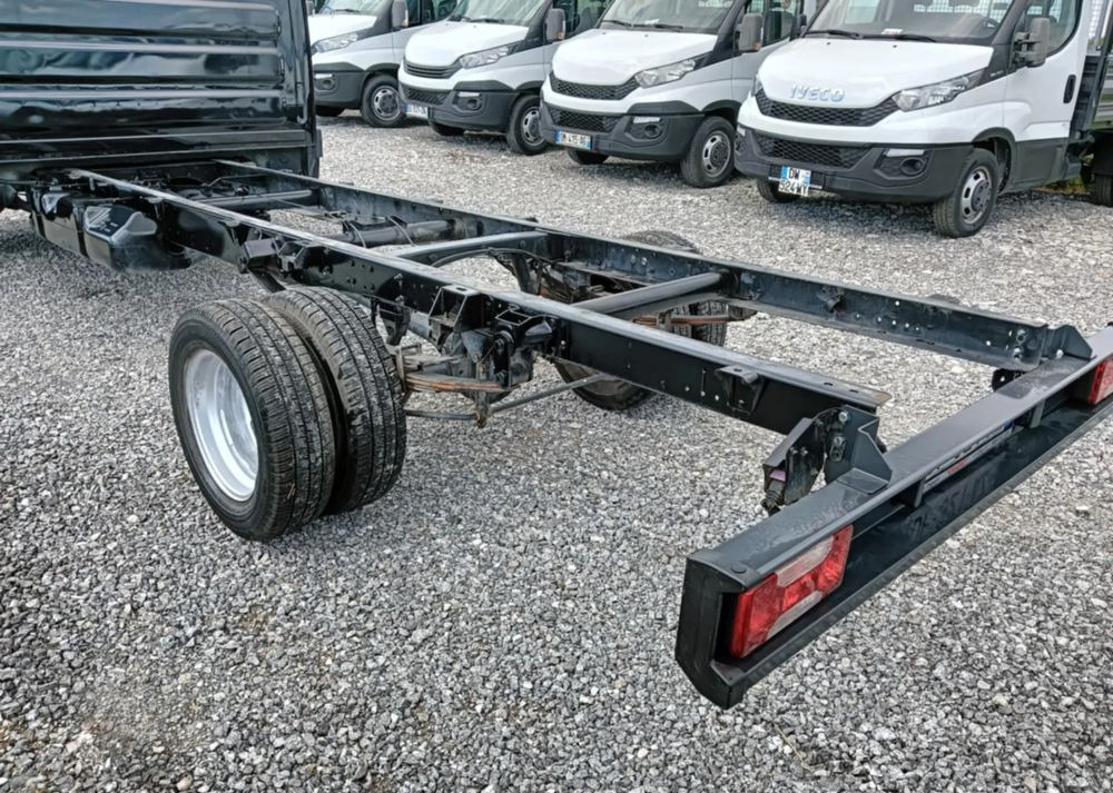 Iveco 35C13, 35C12, 35C14, 35C15 - Cab chassis truck: picture 3 Iveco 35C13, 35C12, 35C14, 35C15 - Cab chassis truck: picture 3