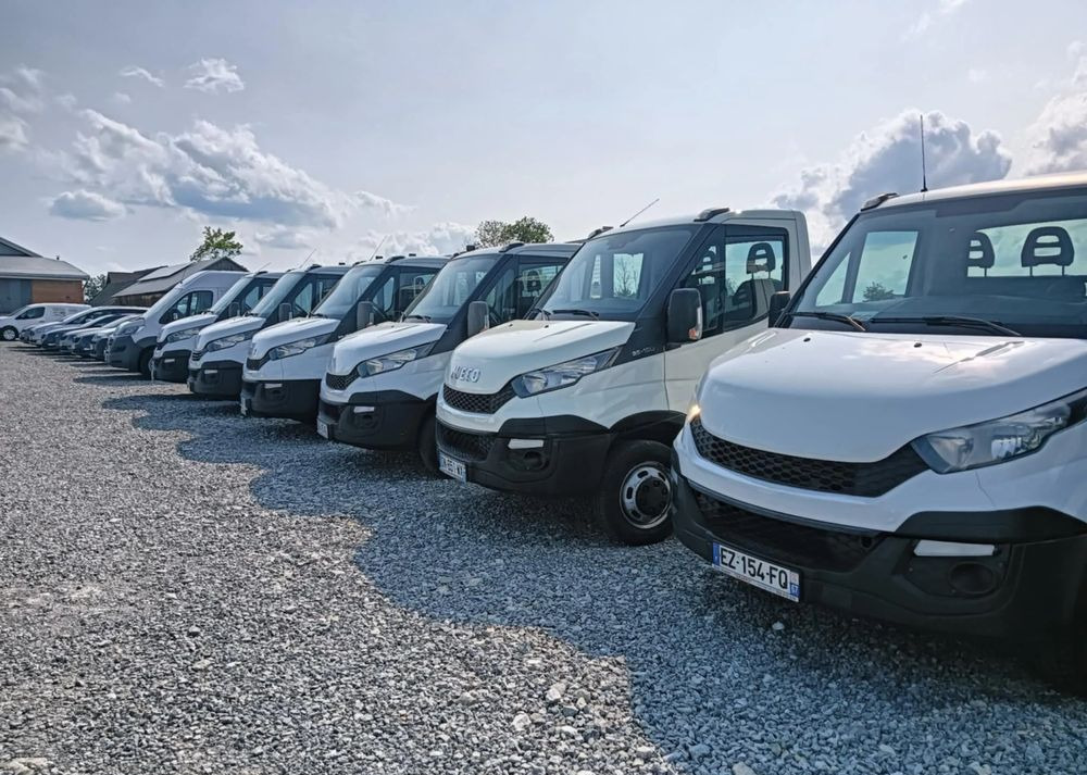 Iveco 35C14, 35C13, 35C15, 35C12 - Closed box van: picture 2 Iveco 35C14, 35C13, 35C15, 35C12 - Closed box van: picture 2