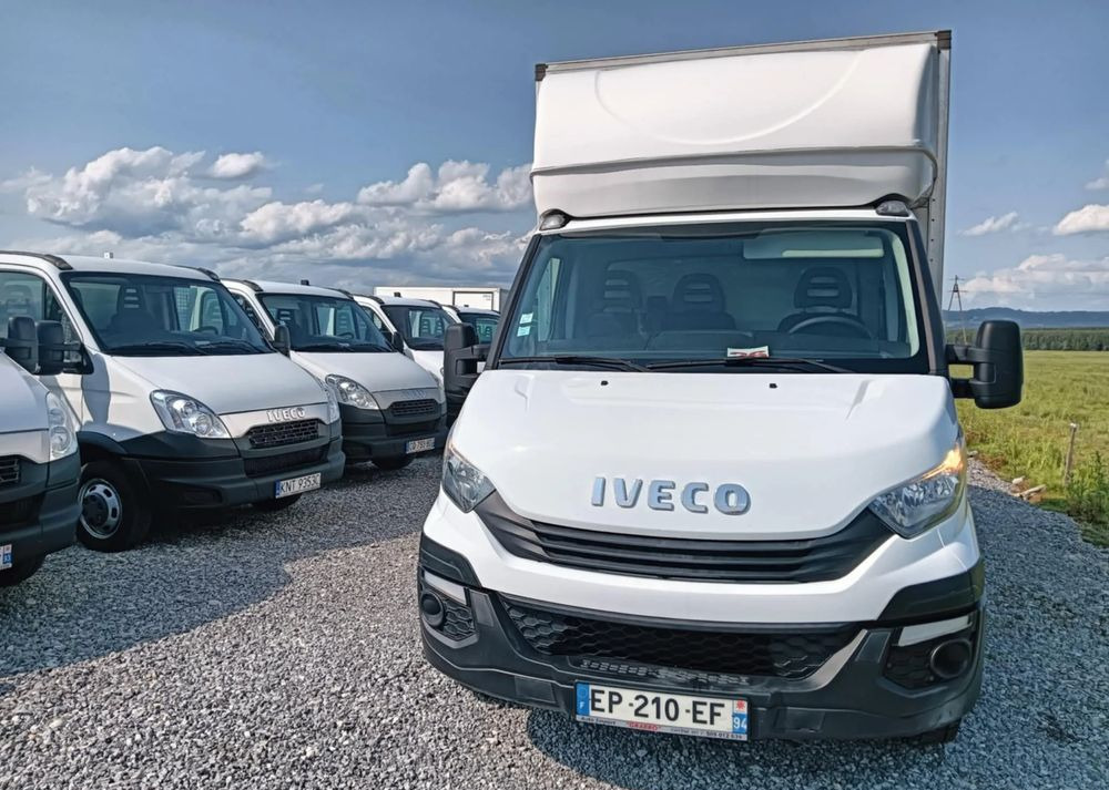 Iveco 35C14, 35C13, 35C15, 35C12 - Closed box van: picture 3 Iveco 35C14, 35C13, 35C15, 35C12 - Closed box van: picture 3