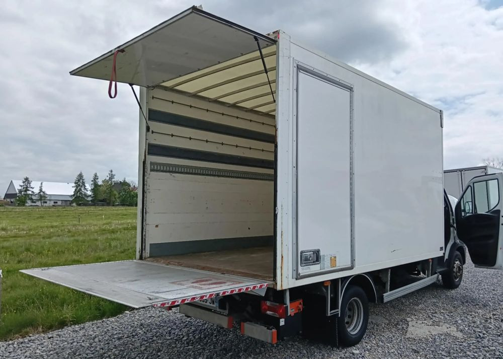 Iveco 35C18, 35C15, 35C13, 35C14, 70C18, 50C18 - Closed box van: picture 3 Iveco 35C18, 35C15, 35C13, 35C14, 70C18, 50C18 - Closed box van: picture 3