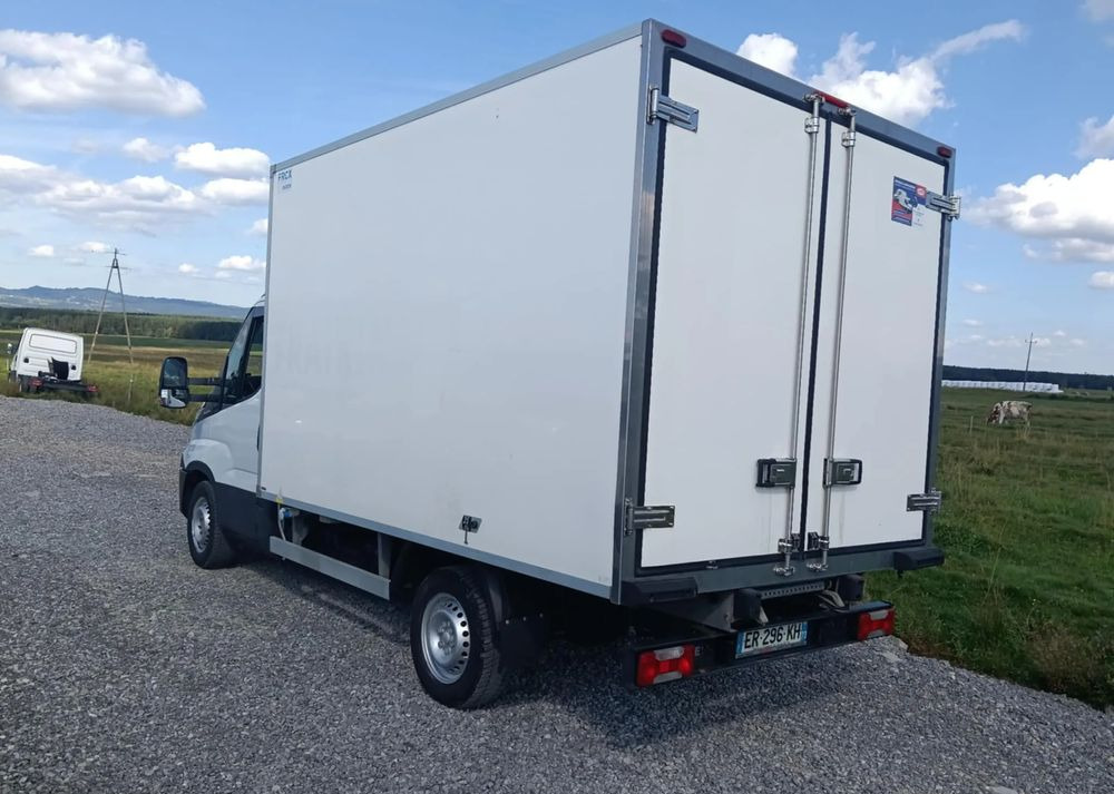 Iveco 35S16, 35S15, 35S14, 35S13 - Refrigerated delivery van: picture 4 Iveco 35S16, 35S15, 35S14, 35S13 - Refrigerated delivery van: picture 4