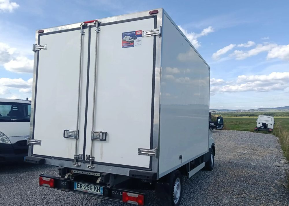 Iveco 35S16, 35S15, 35S14, 35S13 - Refrigerated delivery van: picture 3 Iveco 35S16, 35S15, 35S14, 35S13 - Refrigerated delivery van: picture 3