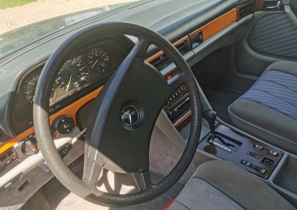 Saloon car Mercedes-Benz Klasa S: picture 12