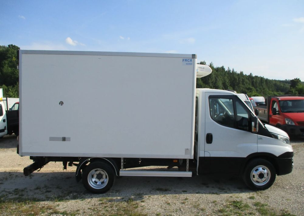 - Refrigerated delivery van: picture 3 - Refrigerated delivery van: picture 3