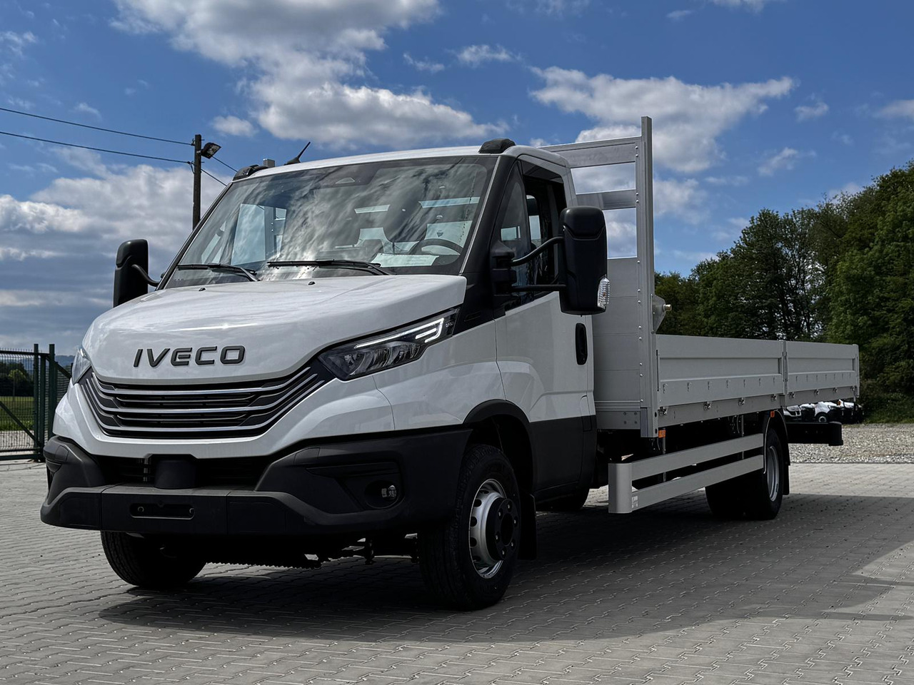 Iveco Daily 70C18 - Dropside/ Flatbed truck: picture 1 Iveco Daily 70C18 - Dropside/ Flatbed truck: picture 1
