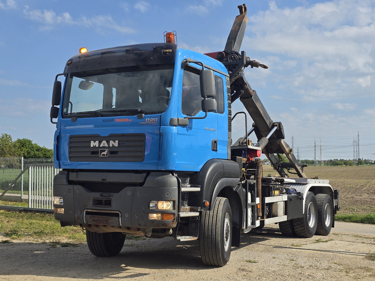 MAN TGA 33.430 6X6 / HMF 1823 K3+REM.CON./ HOOK SYSTEM 2x in stock - Hook lift truck, Crane truck: picture 5 MAN TGA 33.430 6X6 / HMF 1823 K3+REM.CON./ HOOK SYSTEM 2x in stock - Hook lift truck, Crane truck: picture 5
