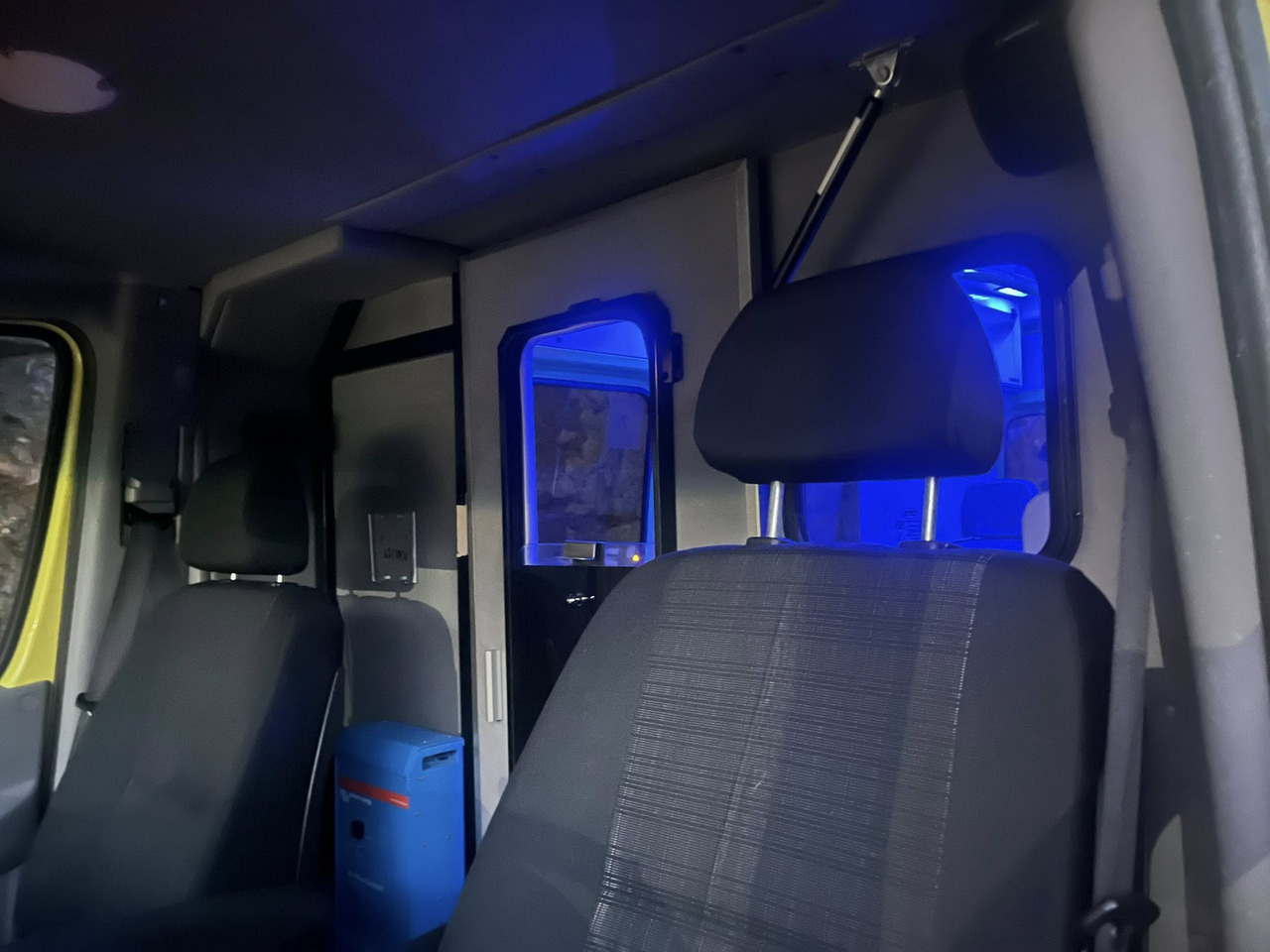 Ambulance MERCEDES-BENZ Sprinter 319 - Light AMBULANCE / shvydka dopomo: picture 16