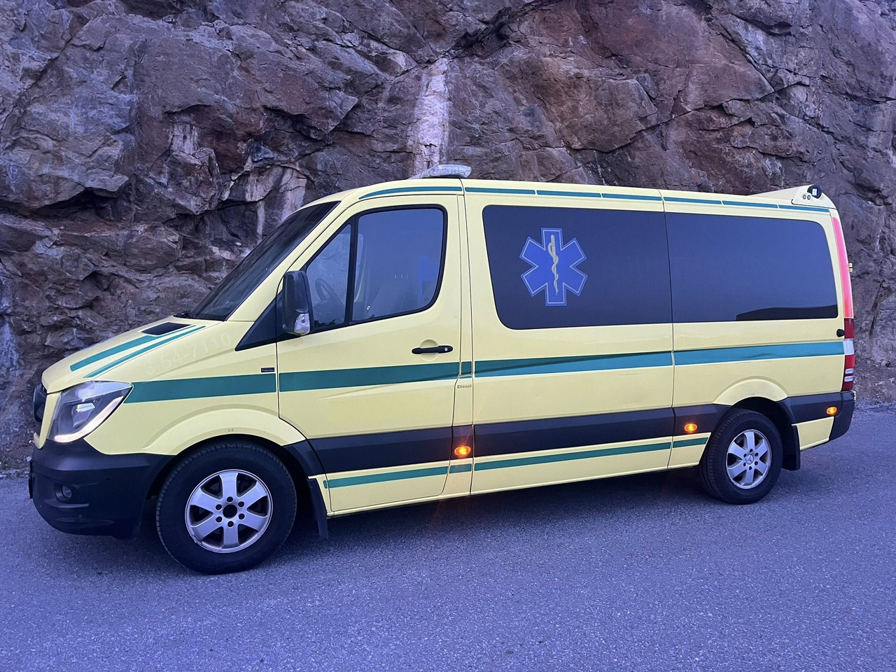 Mercedes-Benz Sprinter 316 - 2 stretcher AMBULANCE / Krankenwagen / Швидка допомога - Ambulance: picture 5 Mercedes-Benz Sprinter 316 - 2 stretcher AMBULANCE / Krankenwagen / Швидка допомога - Ambulance: picture 5