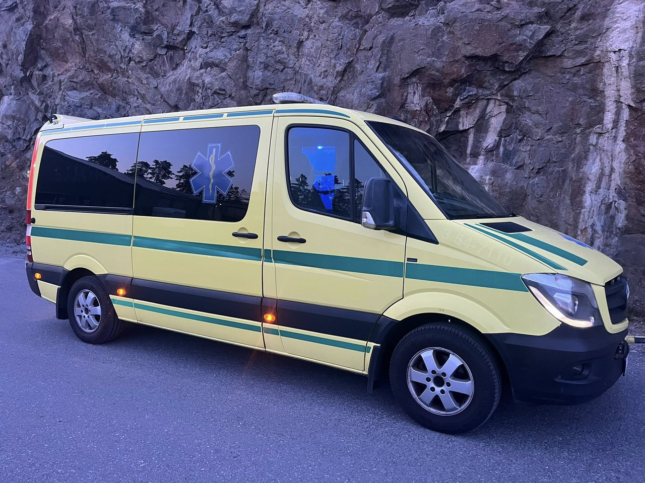 Mercedes-Benz Sprinter 316 - 2 stretcher AMBULANCE - RESERERAD !! - Ambulance: picture 2 Mercedes-Benz Sprinter 316 - 2 stretcher AMBULANCE - RESERERAD !! - Ambulance: picture 2