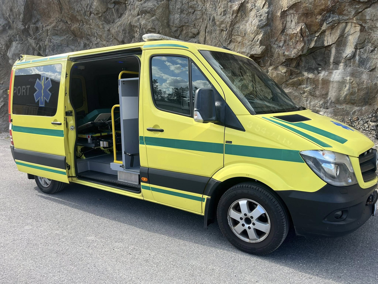 Mercedes-Benz Sprinter 316 - 2 stretcher AMBULANCE - RESERERAD !! - Ambulance: picture 1 Mercedes-Benz Sprinter 316 - 2 stretcher AMBULANCE - RESERERAD !! - Ambulance: picture 1