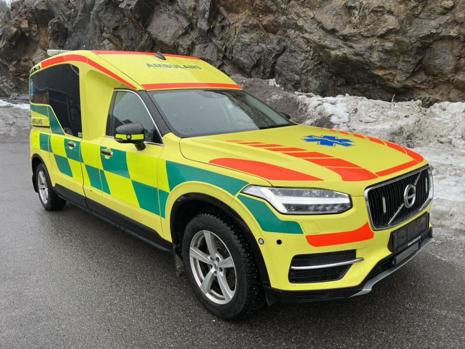 Ambulance VOLVO Nilsson XC90 D5 AWD - AMBULANCE - RESERVERAD !!: picture 1