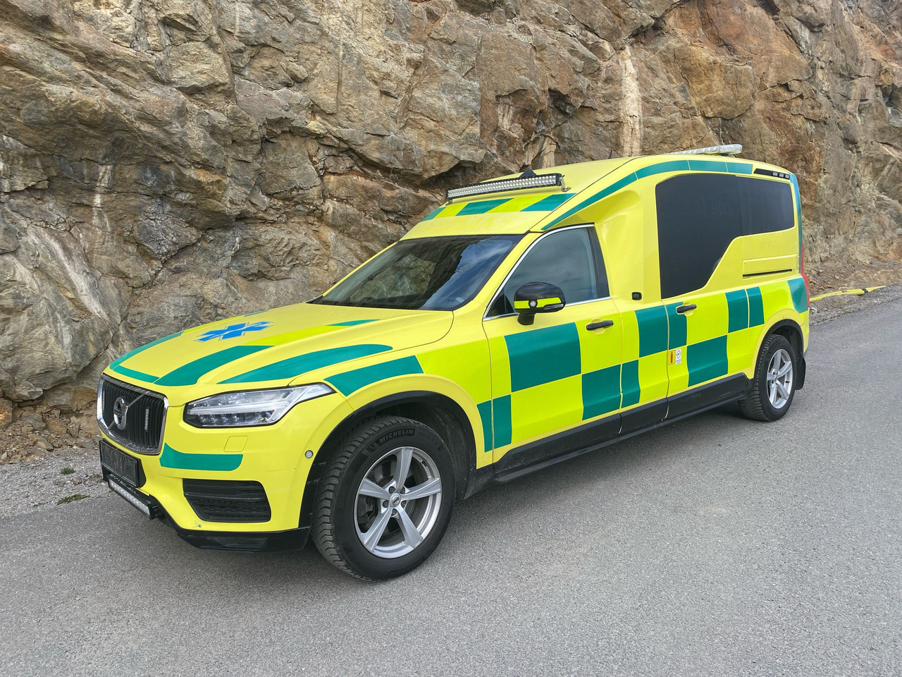 Volvo Nilsson XC90 D5 AWD - Ambulance - RESERVERAD !! - Ambulance: picture 2 Volvo Nilsson XC90 D5 AWD - Ambulance - RESERVERAD !! - Ambulance: picture 2