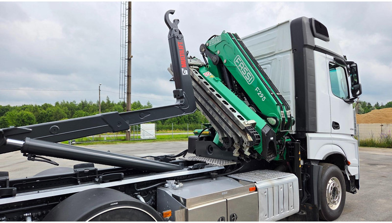 Leasing of Mercedes-Benz Arocs 3253 8X4*4 Fassi F295 Mercedes-Benz Arocs 3253 8X4*4 Fassi F295: picture 10