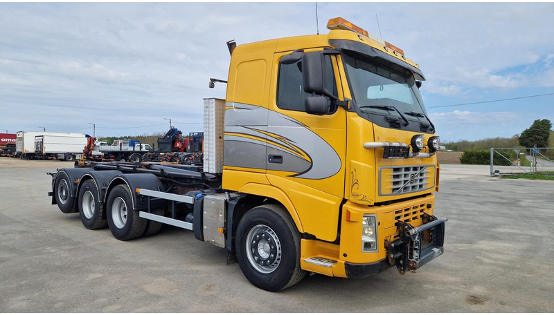 Volvo FH480 8X4*4 - Hook lift truck: picture 2 Volvo FH480 8X4*4 - Hook lift truck: picture 2