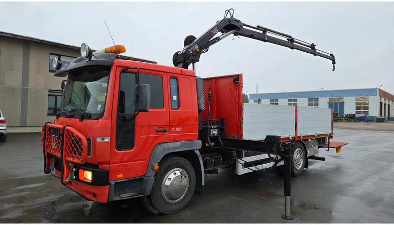 Volvo FL220 4X2 HIAB 077 - Dropside/ Flatbed truck, Crane truck: picture 1 Volvo FL220 4X2 HIAB 077 - Dropside/ Flatbed truck, Crane truck: picture 1