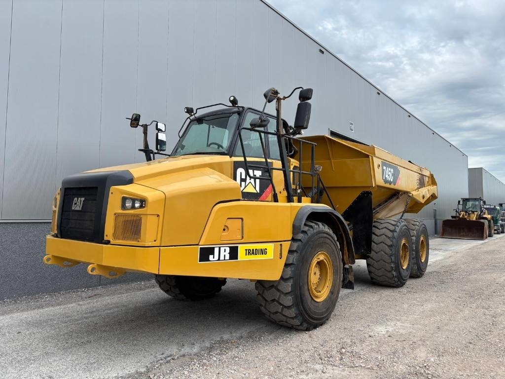CAT 745 C  - Articulated dump truck: picture 2 CAT 745 C  - Articulated dump truck: picture 2
