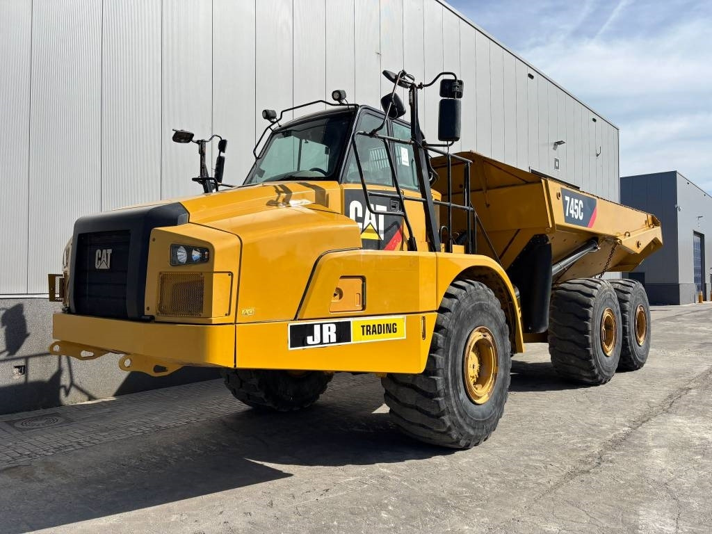 CAT 745 C  - Articulated dump truck: picture 2 CAT 745 C  - Articulated dump truck: picture 2