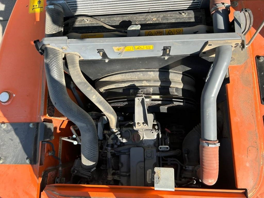 Wheel excavator Hitachi ZX 140 W-5B: picture 25