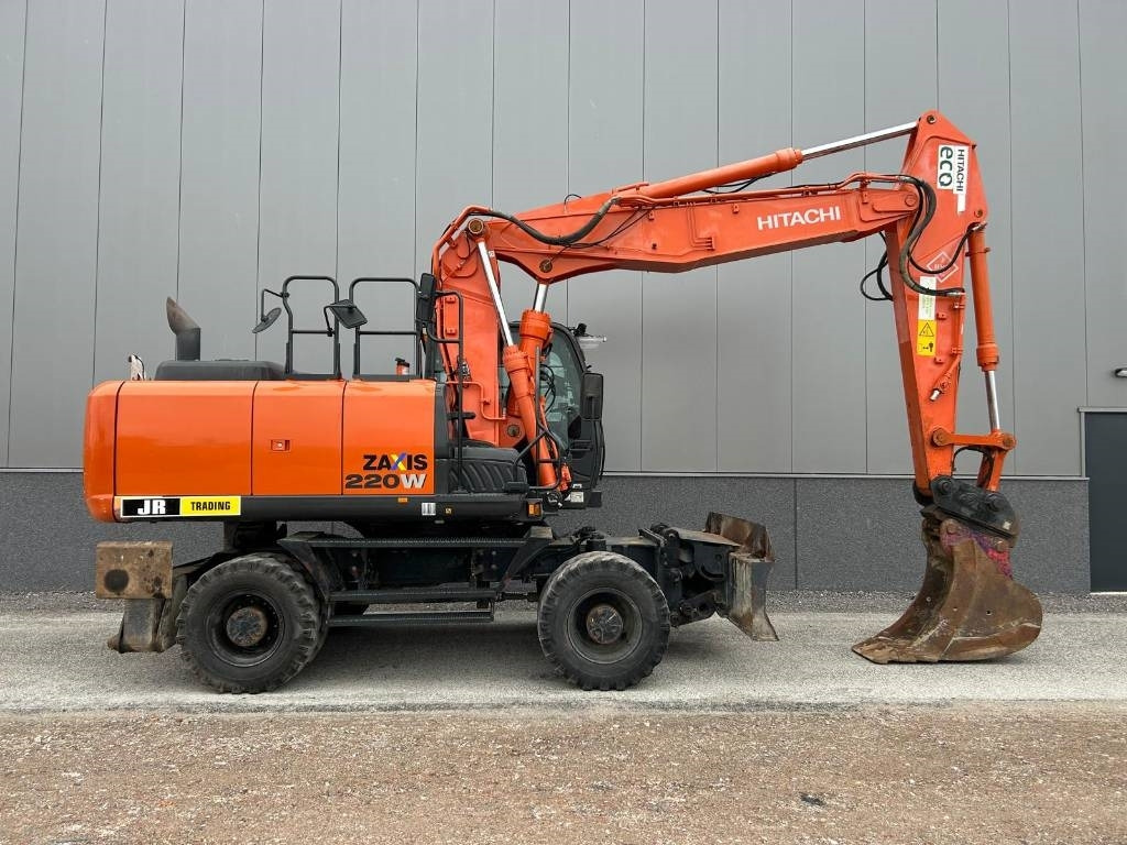 Hitachi ZX220W-5B - Wheel excavator: picture 5 Hitachi ZX220W-5B - Wheel excavator: picture 5