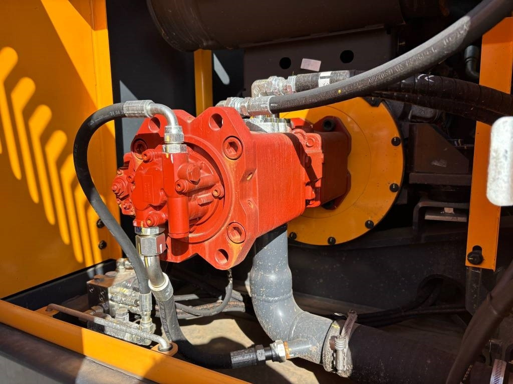 Leasing of Hyundai R 245 LR (New / Non CE Certified)  Hyundai R 245 LR (New / Non CE Certified): picture 19