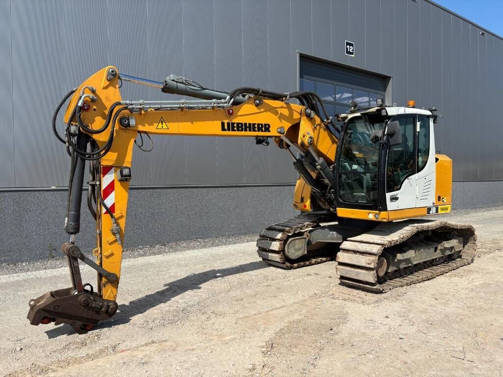 Liebherr R 914 Compact Litronic Liebherr R 914 Compact Litronic - Crawler excavator: picture 2 Liebherr R 914 Compact Litronic Liebherr R 914 Compact Litronic - Crawler excavator: picture 2
