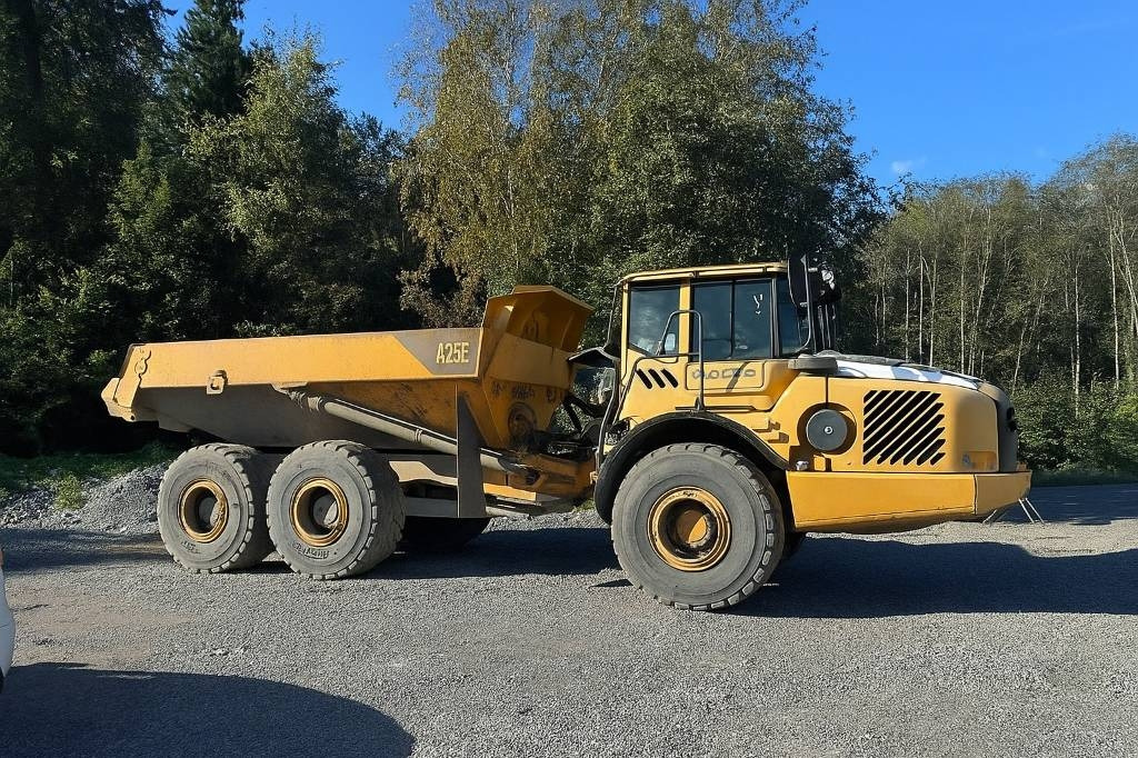 Volvo A 25 E (On Transport) - Articulated dump truck: picture 1 Volvo A 25 E (On Transport) - Articulated dump truck: picture 1