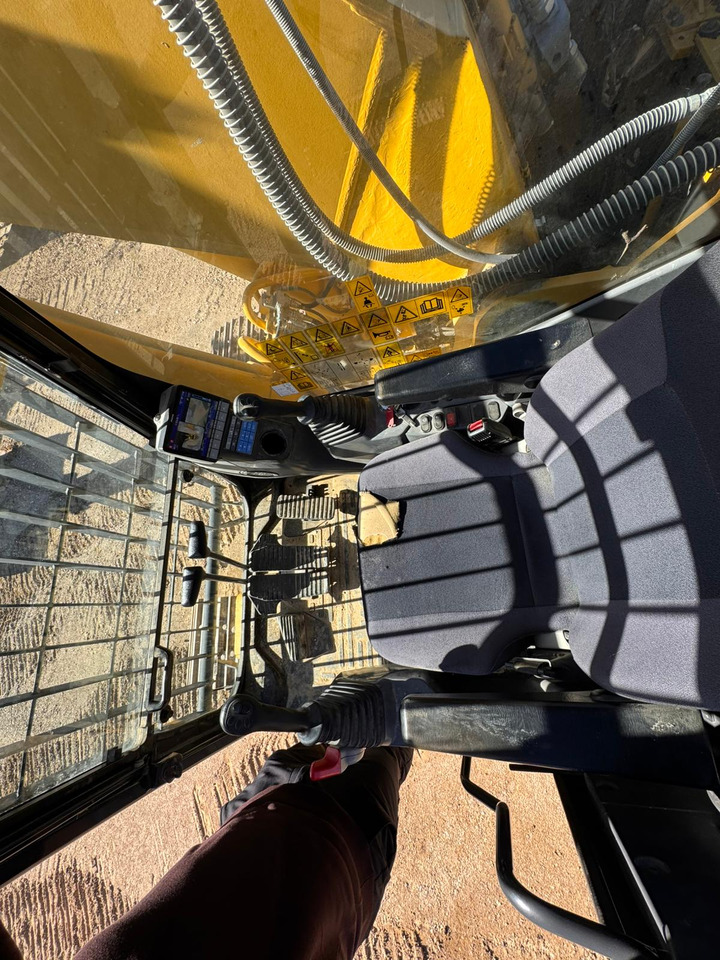 KOMATSU PC210 NLC-11 - Mini excavator: picture 4 KOMATSU PC210 NLC-11 - Mini excavator: picture 4