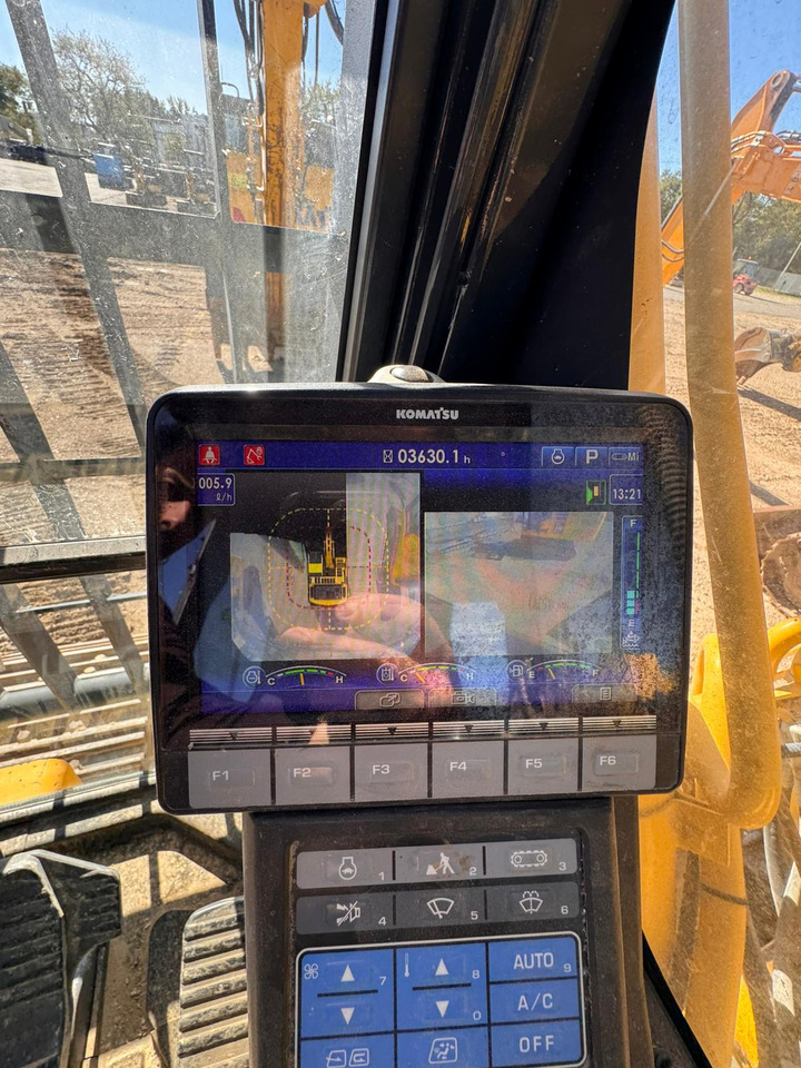 KOMATSU PC210 NLC-11 - Mini excavator: picture 3 KOMATSU PC210 NLC-11 - Mini excavator: picture 3