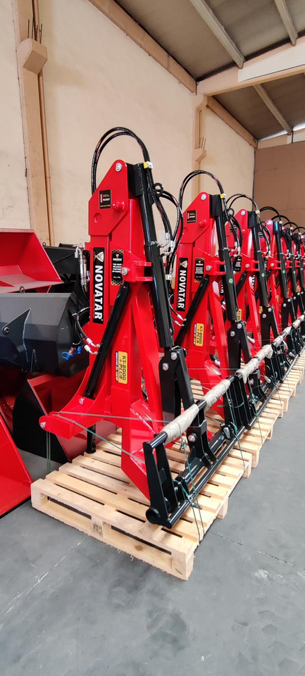 Novatar Tractor Rear Loader - Farm tractor: picture 3 Novatar Tractor Rear Loader - Farm tractor: picture 3