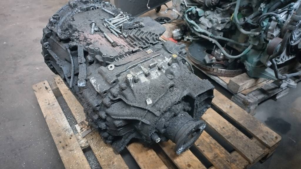 MAN ZF Traxon 12TX2820 TO - Gearbox for Truck: picture 1 MAN ZF Traxon 12TX2820 TO - Gearbox for Truck: picture 1