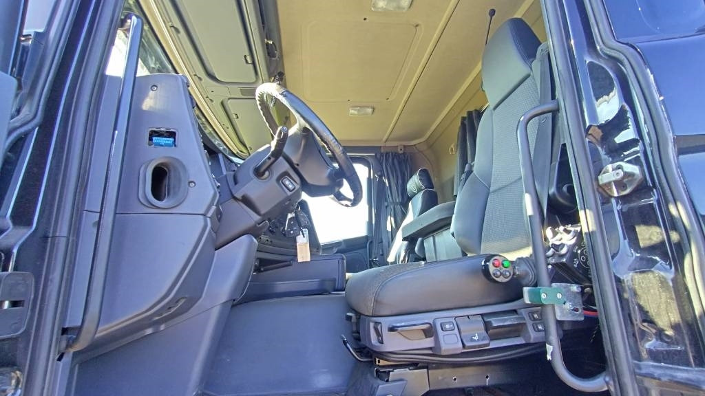 Scania R490 8x4 multilift vaijerilaite,napaperät  - Skip loader truck: picture 3 Scania R490 8x4 multilift vaijerilaite,napaperät  - Skip loader truck: picture 3