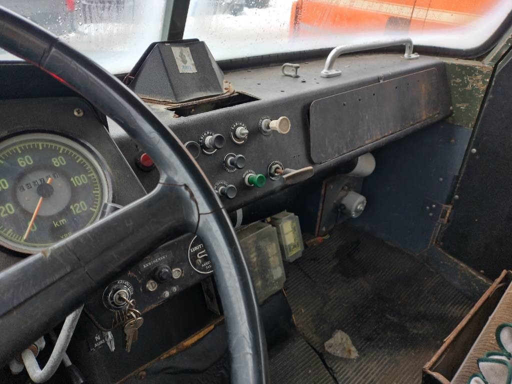 Dropside/ Flatbed truck Sisu Karhu rahtilava ja ulosotto: picture 9