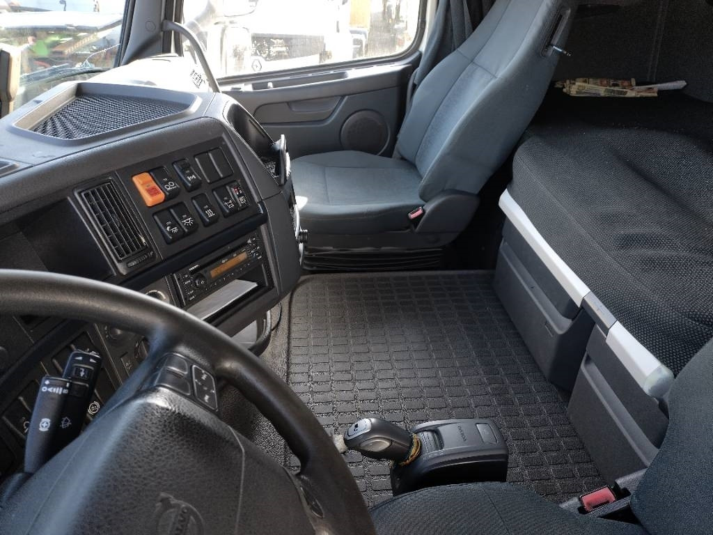 Tractor unit Volvo FH460 6x2 veturi kääntyvä teli: picture 6